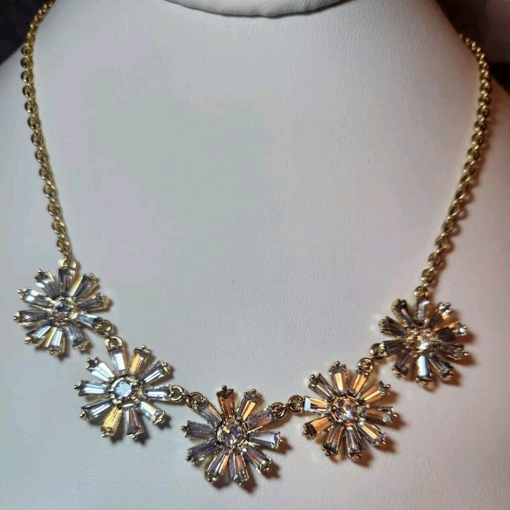 Gold Color Flower Necklace (missing stones)